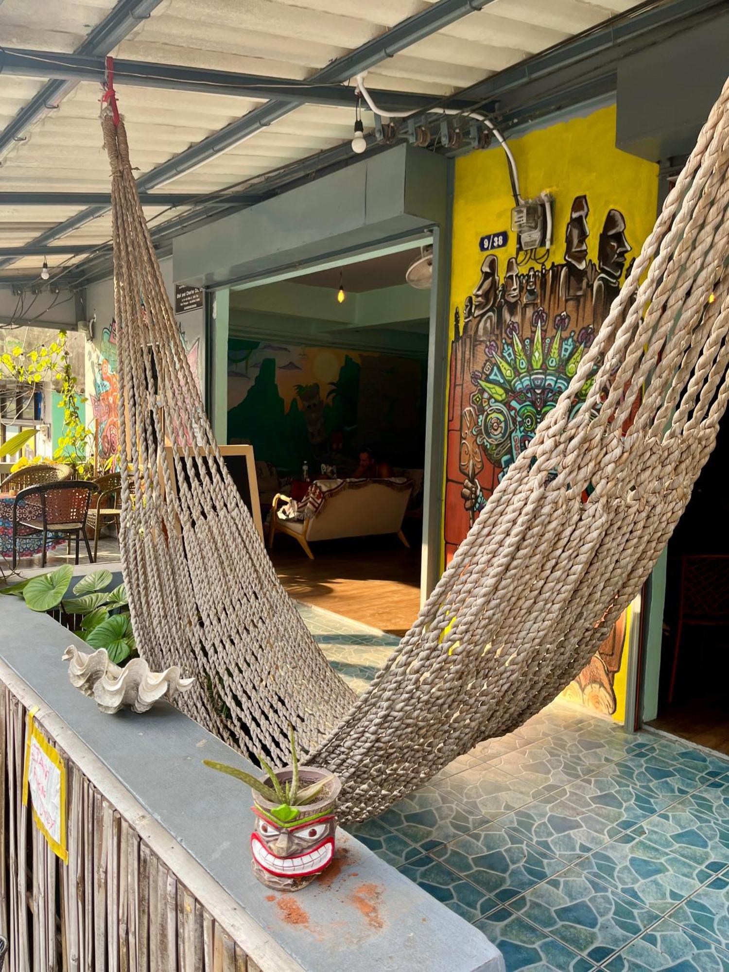 Tiki Tribe Bar & Hostel Koh Tao Exterior photo